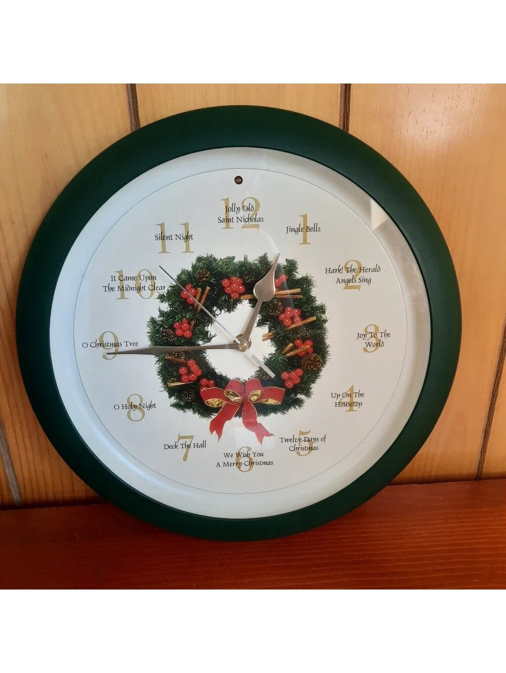 Christmas Carol Wall Clock by Mark Feldstein & Assoc. Inc MUSICAL HOURLY SONGS.
